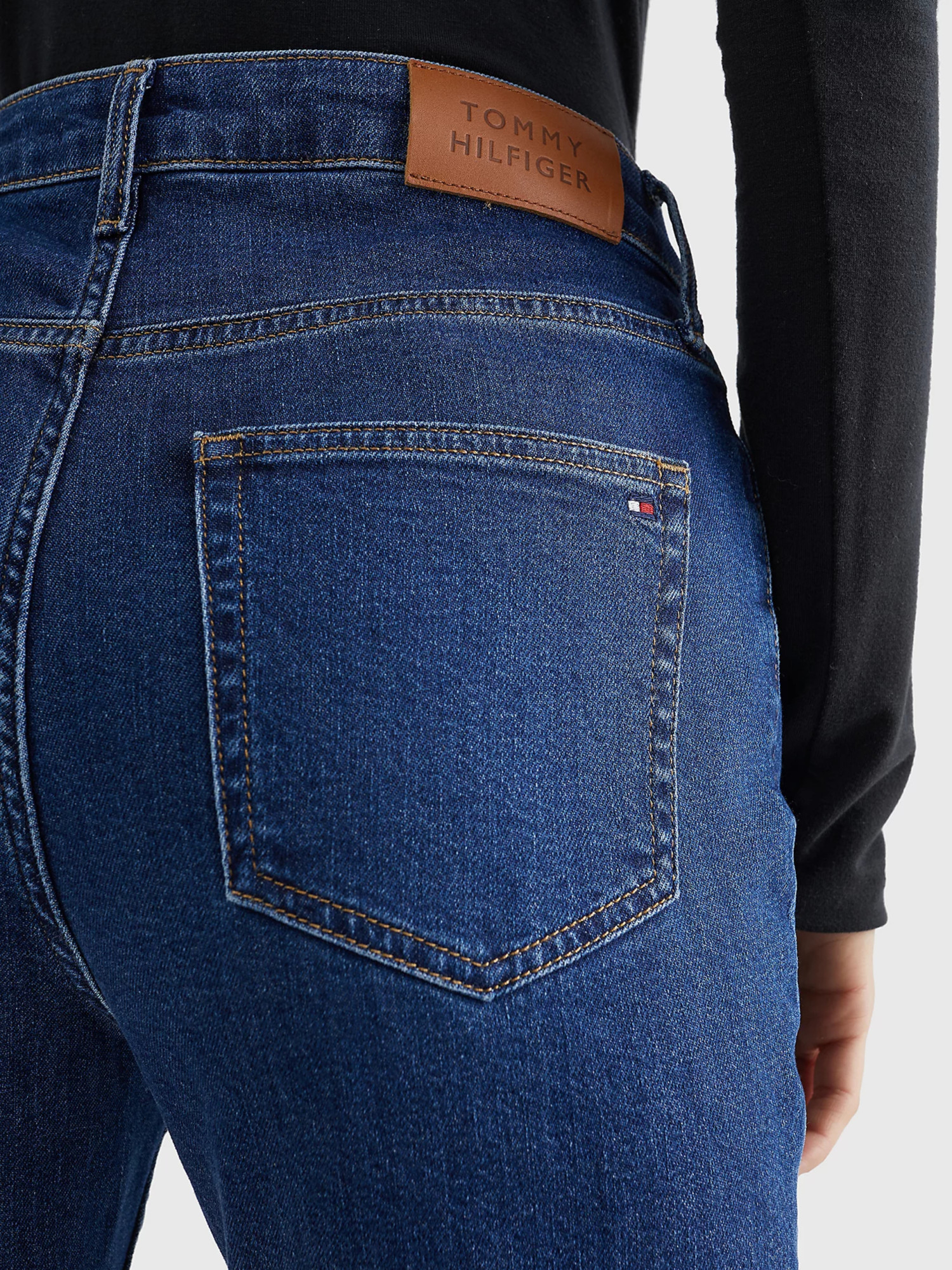 detail Tommy Hilfiger dámske modré džínsy