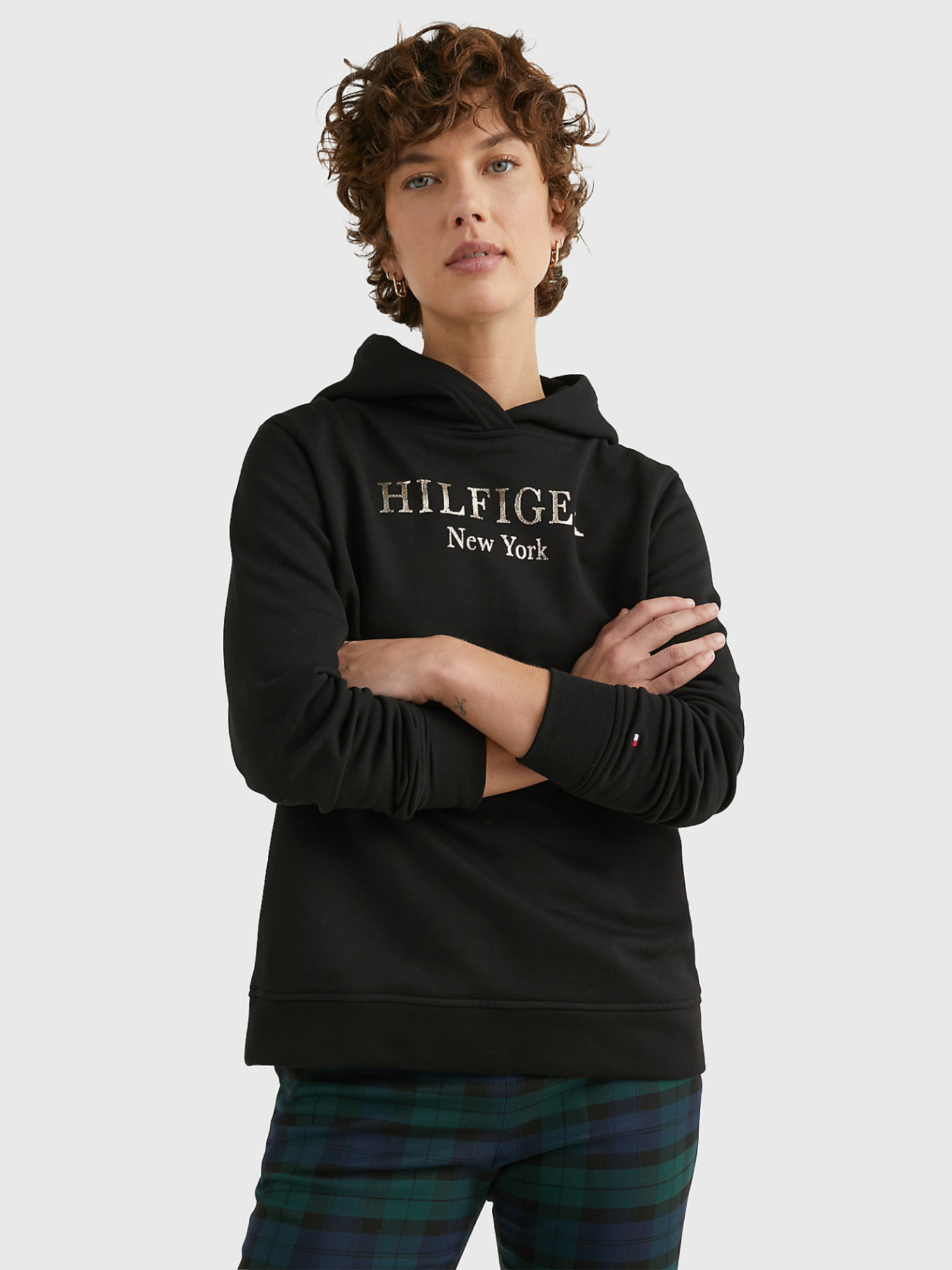 detail Tommy Hilfiger dámska čierna mikina