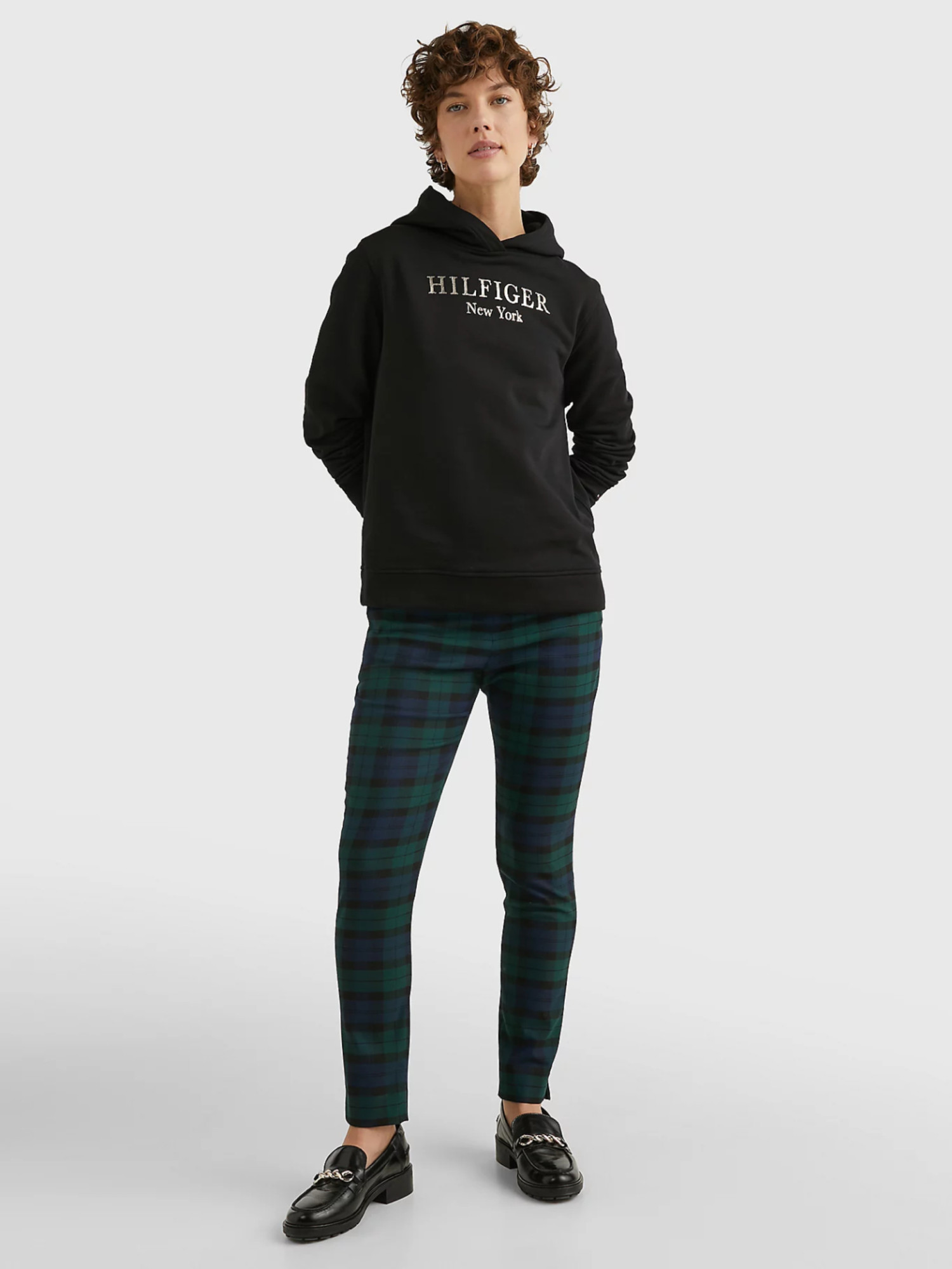 detail Tommy Hilfiger dámska čierna mikina