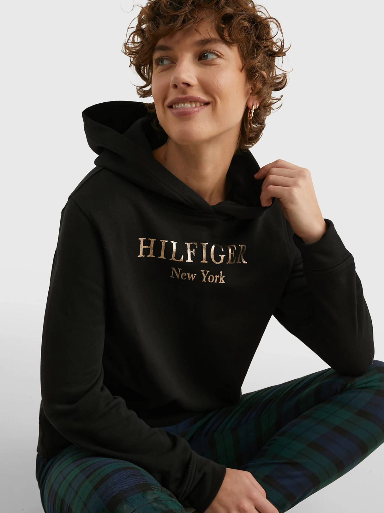 detail Tommy Hilfiger dámska čierna mikina