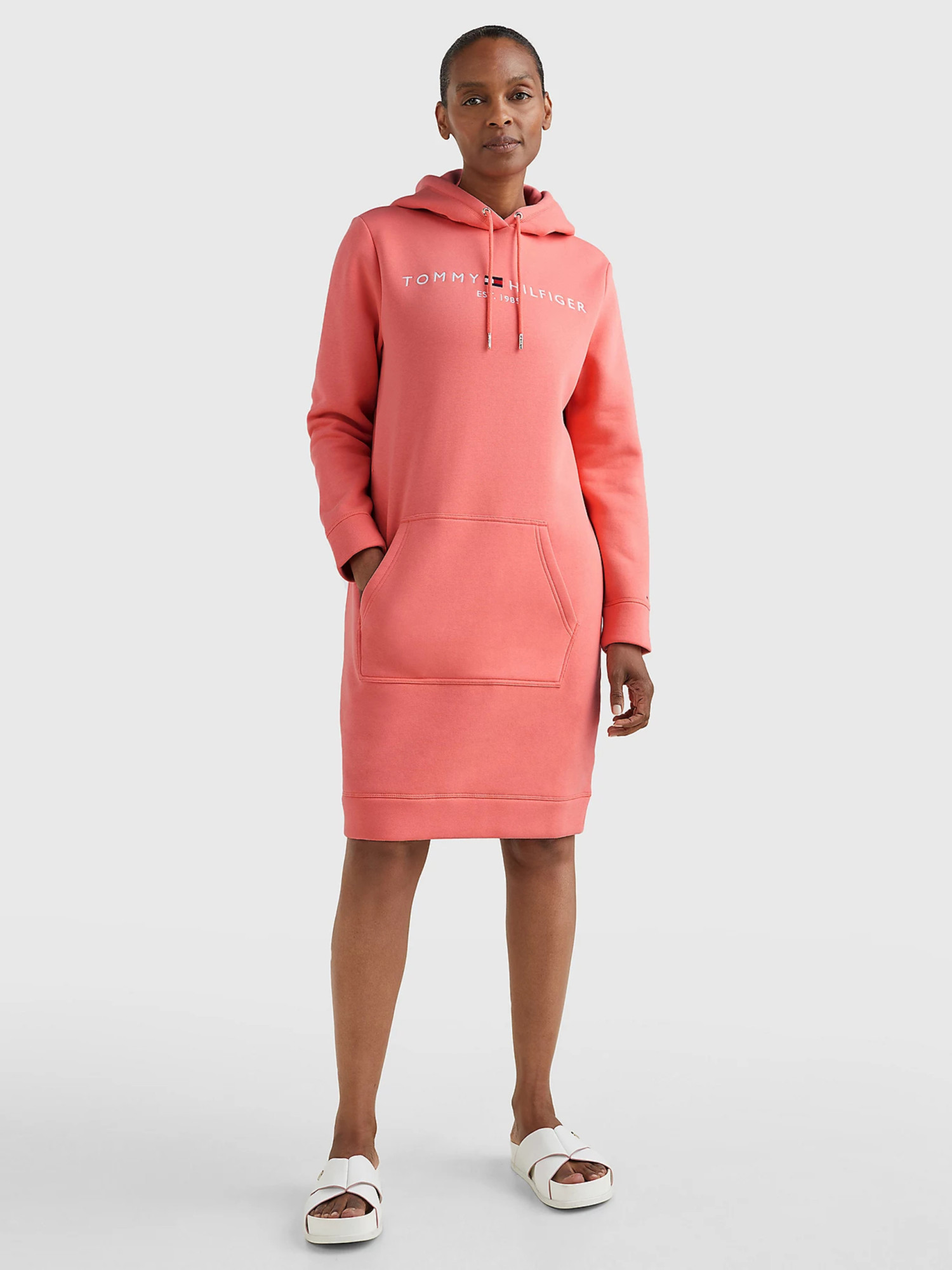 detail Tommy Hilfiger dámske oranžové mikinové šaty