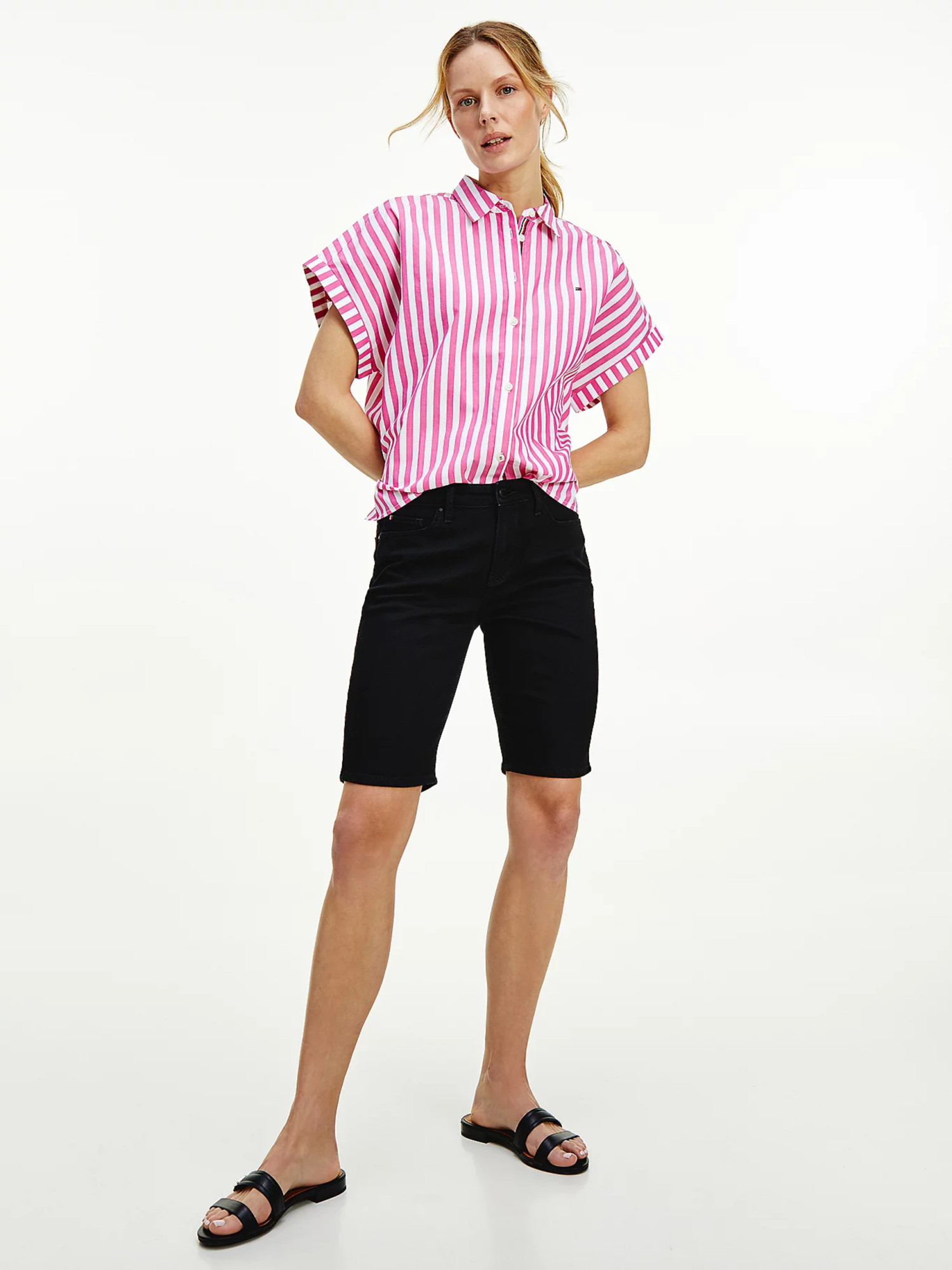 detail Tommy Hilfiger dámske čierne šortky