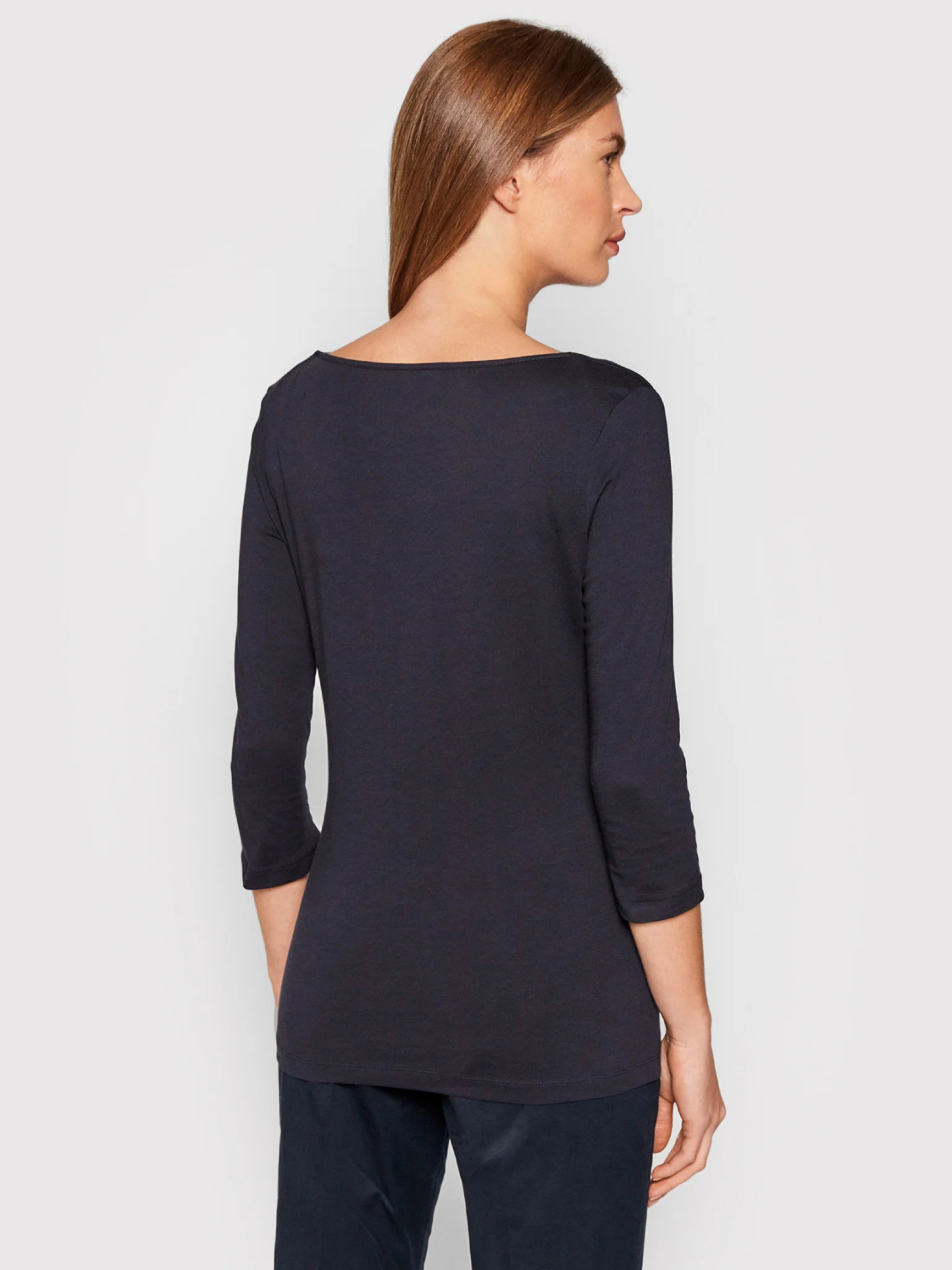 detail Tommy Hilfiger dámske tmavomodré tričko