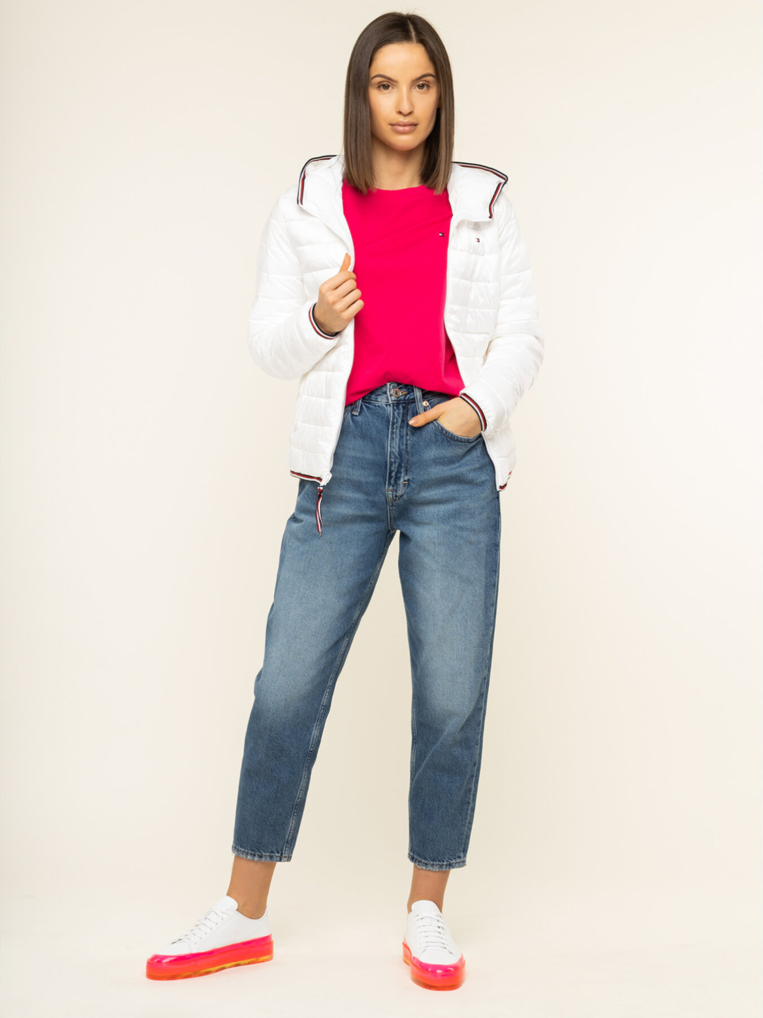 detail Tommy Hilfiger dámske fialové tričko