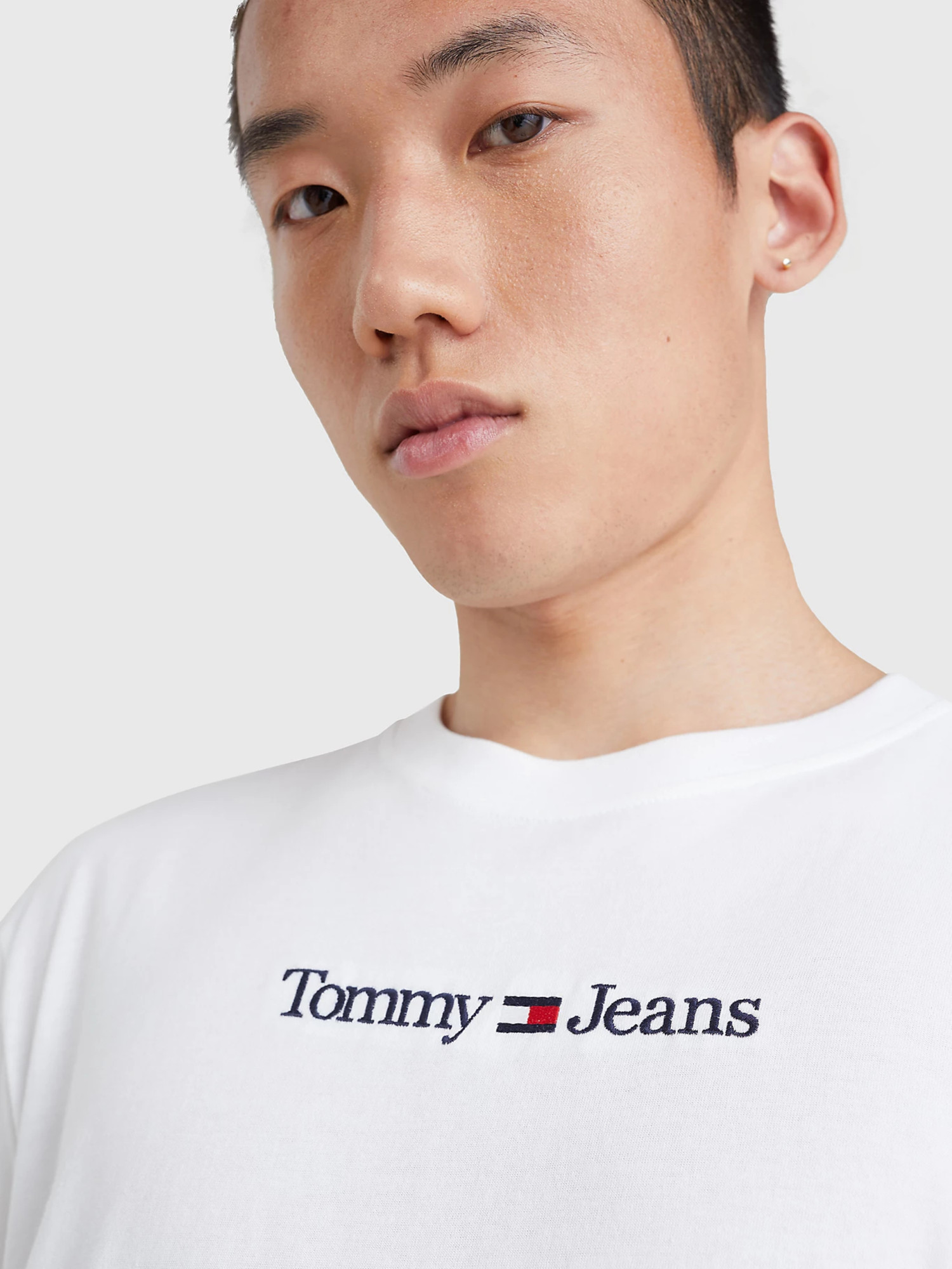 detail Tommy Jeans pánske biele tričko