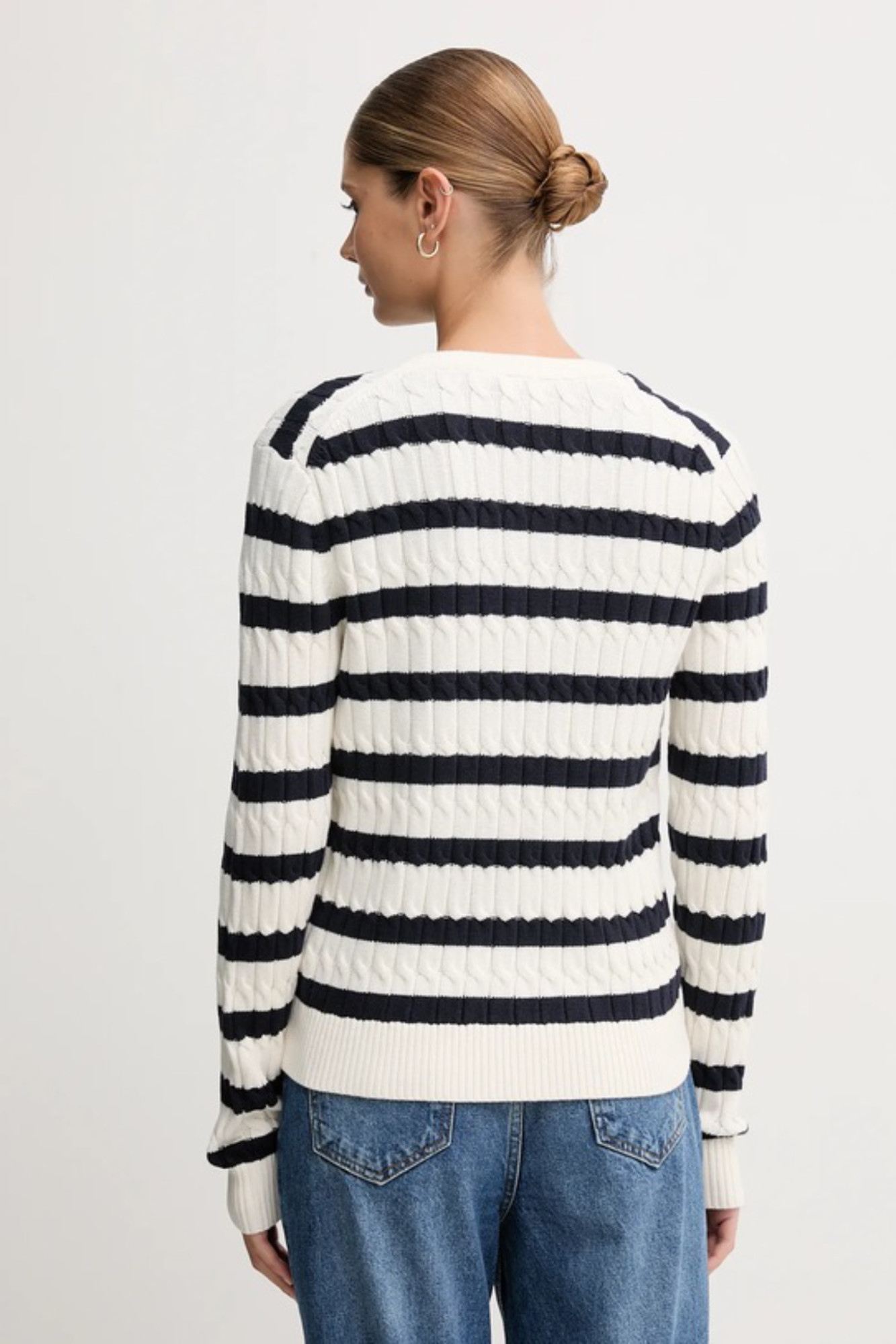detail Tommy Hilfiger pruhovaný sveter