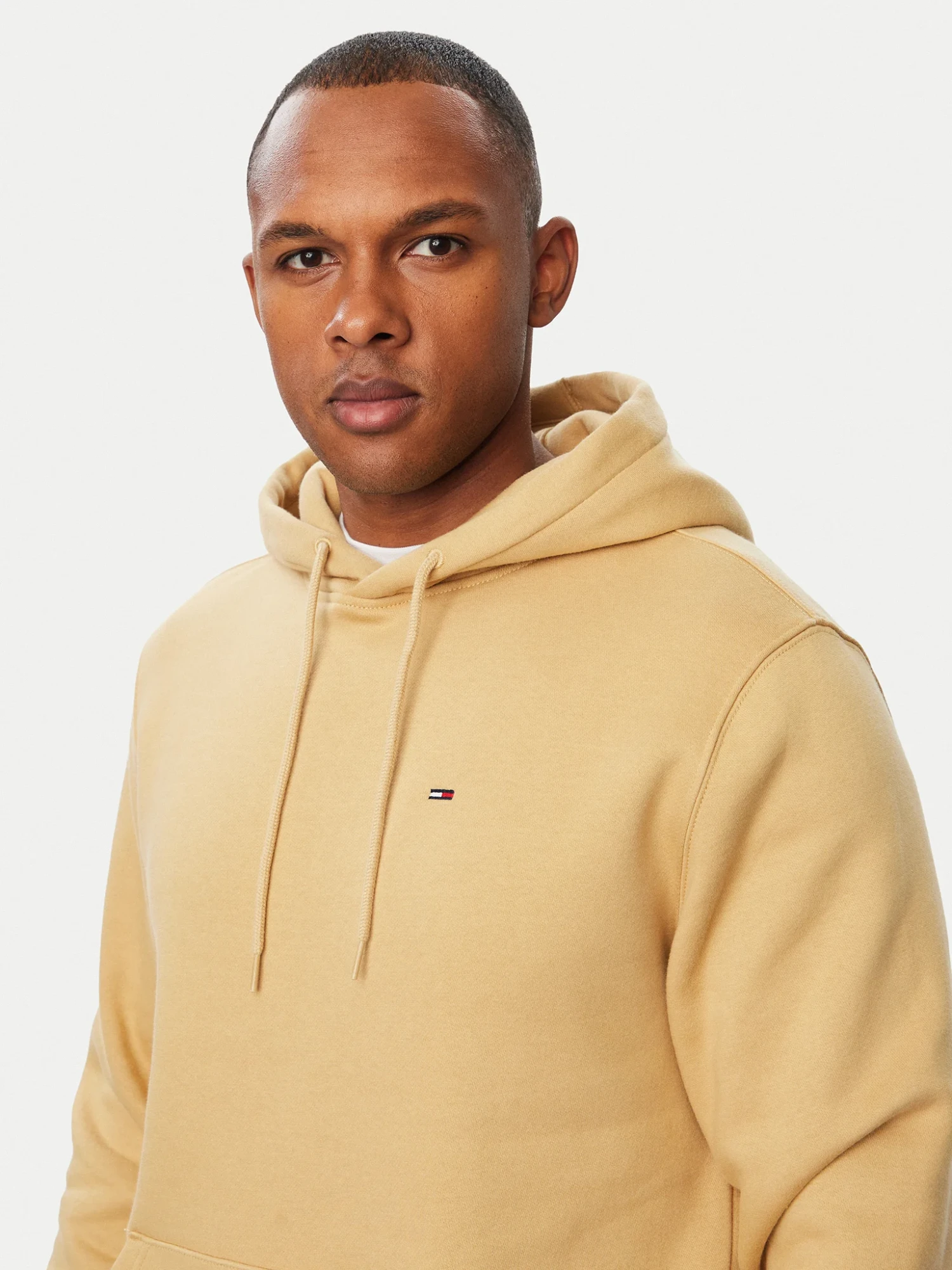 detail Tommy Jeans pánska béžová mikina