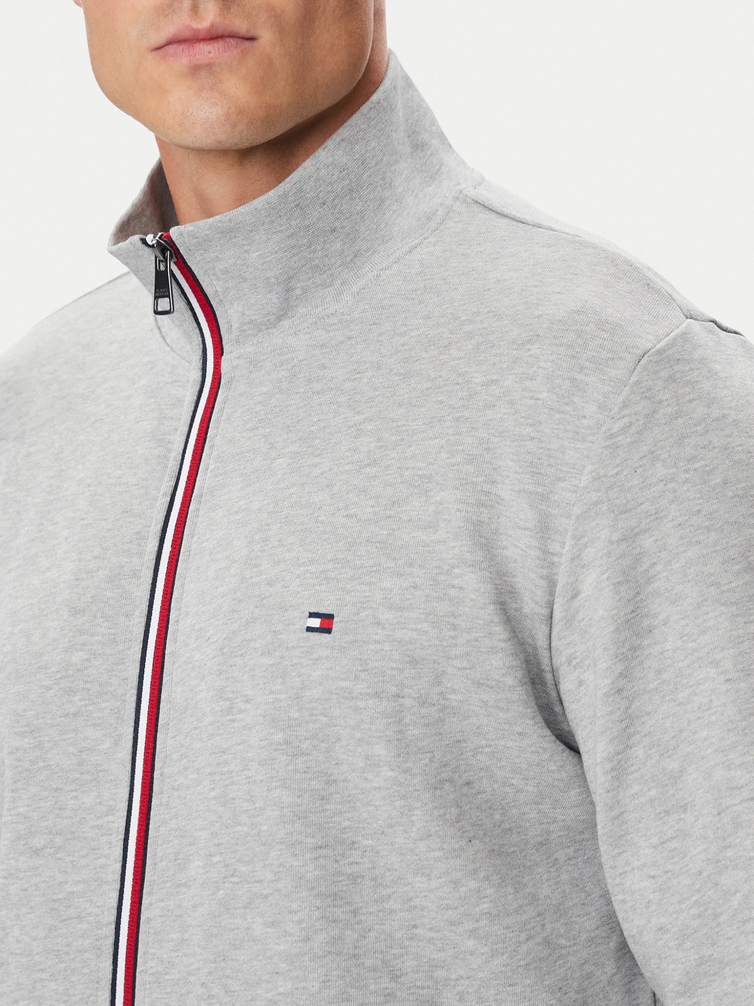 detail Tommy Hilfiger pánska šedá mikina
