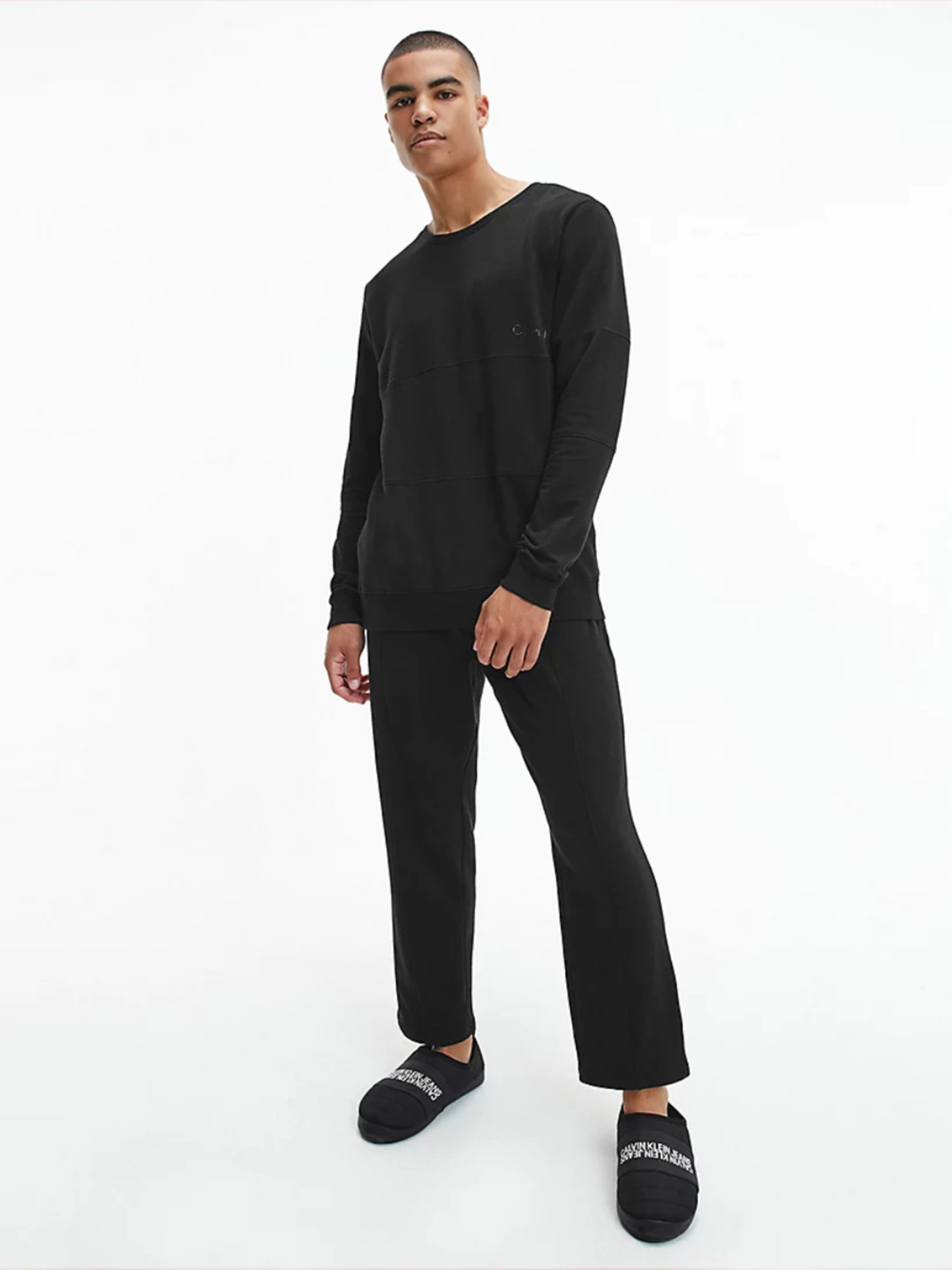 detail Calvin Klein pánske čierne papuče