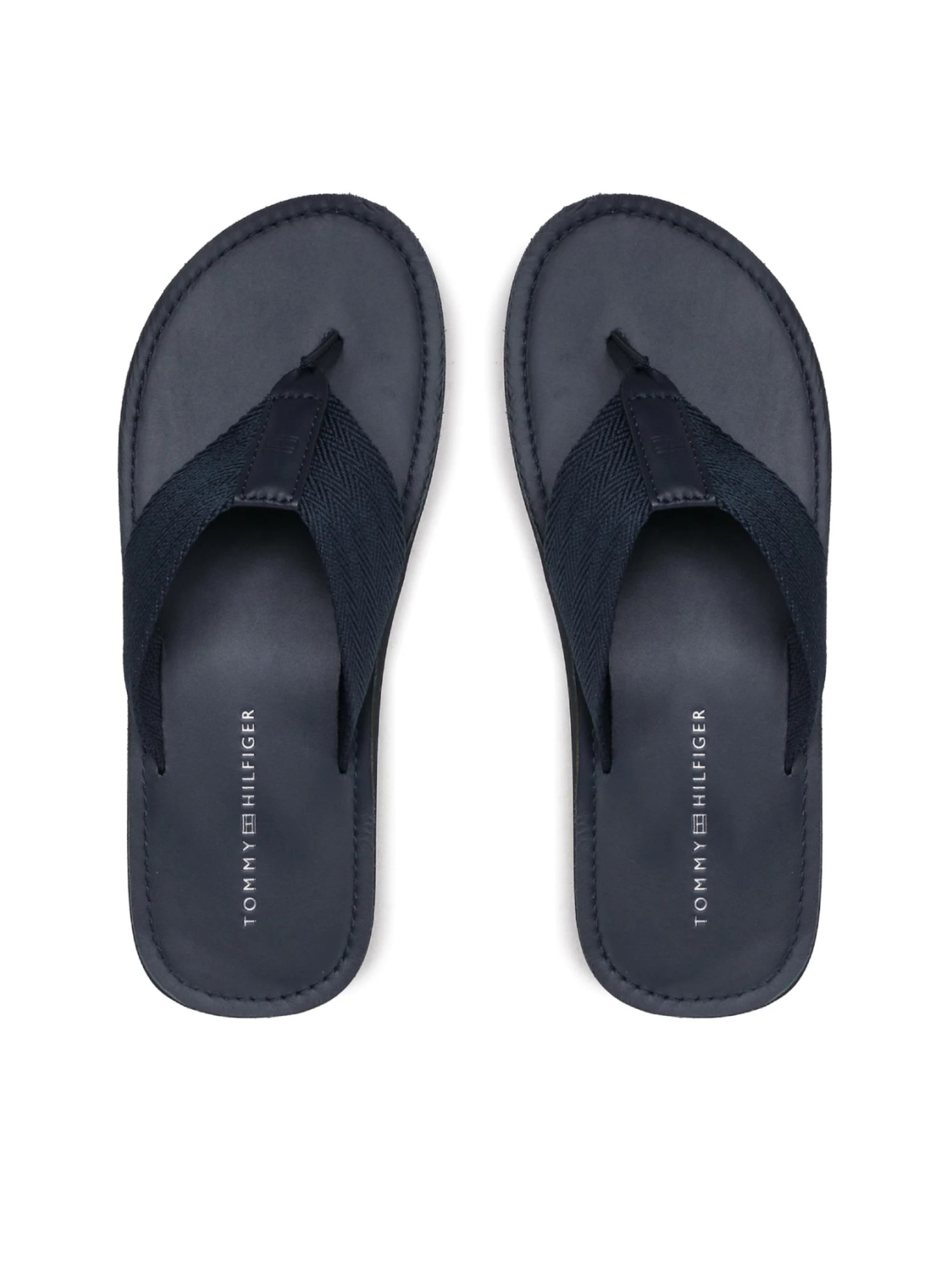 detail Tommy Hilfiger pánske tmavomodré žabky