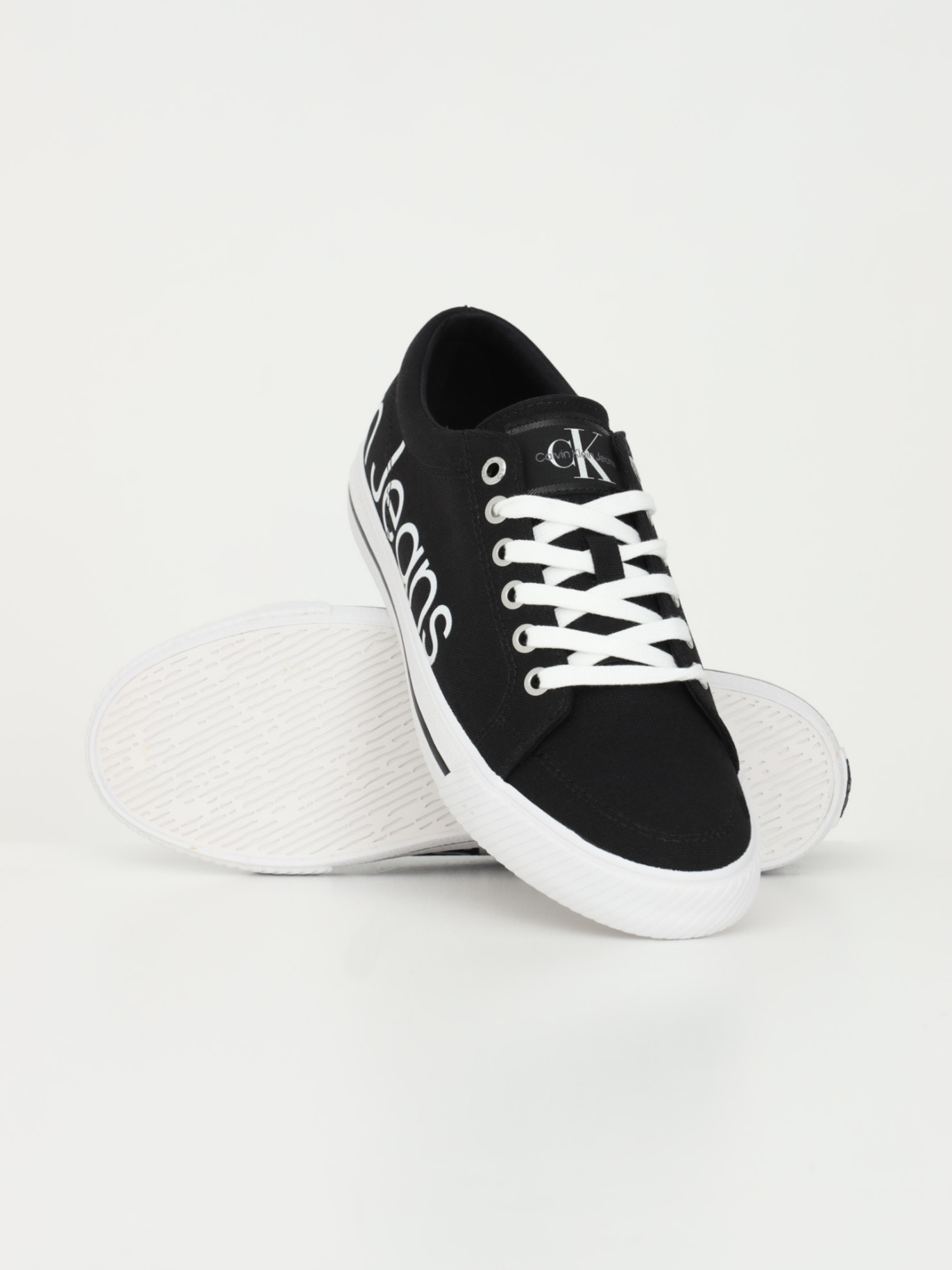 detail Calvin Klein dámske čierne tenisky