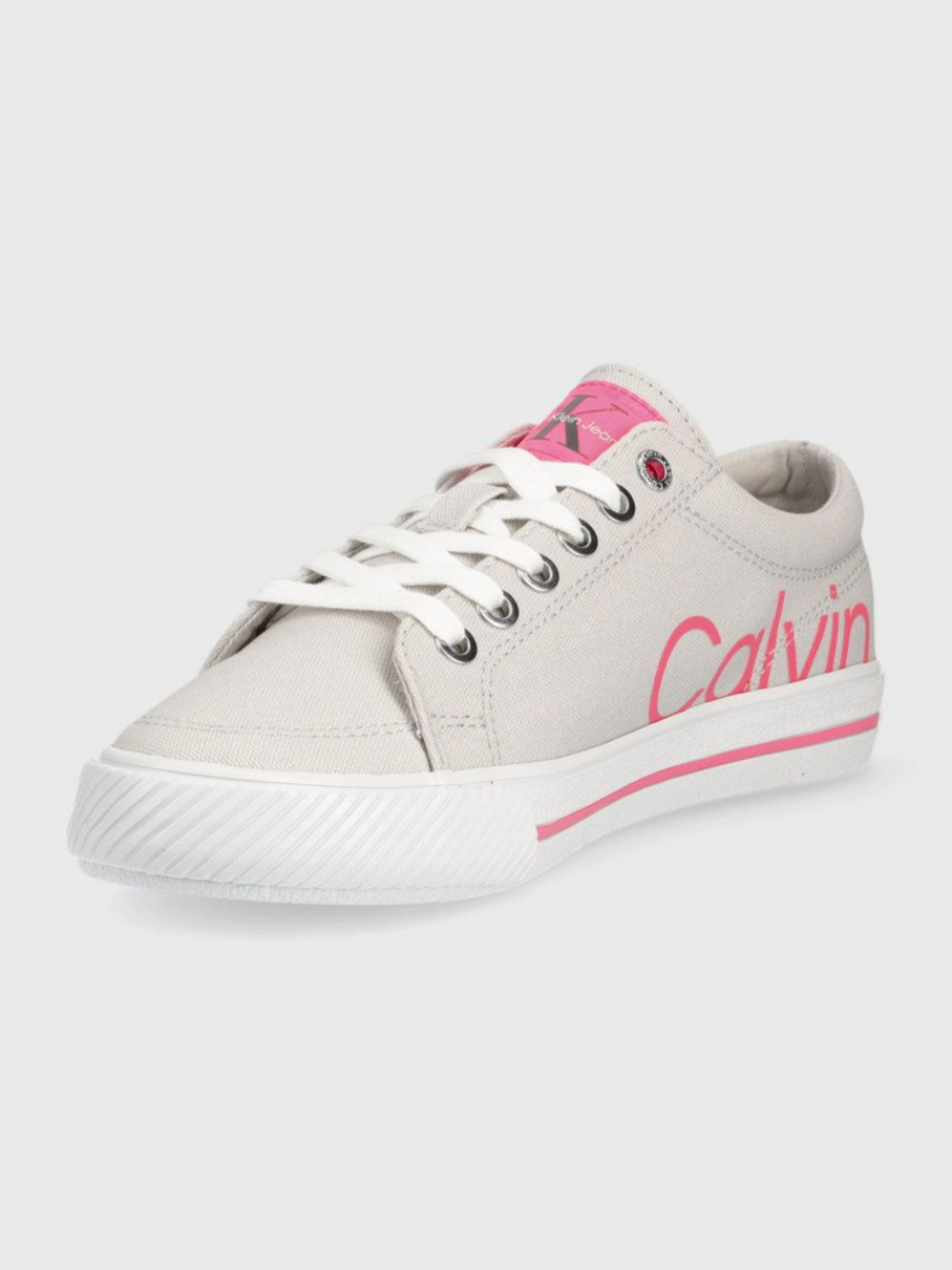 detail Calvin Klein dámske svetlosivé tenisky