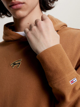 nahlad Tommy Jeans pánska hnedá mikina SIGNATURE