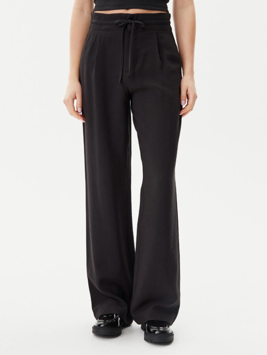 Calvin Klein dámske čierne nohavice