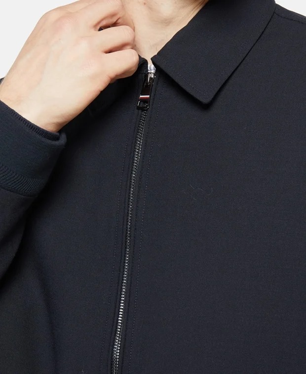 detail Tommy Hilfiger pánsky modrý bomber