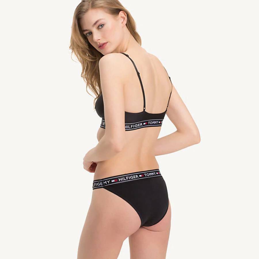 detail Tommy Hilfiger dámska čierna podprsenka Triangle Bralette